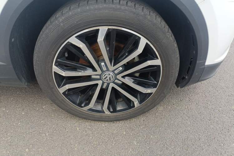 Used Volkswagen T-ROC 2019 280TSI DSG Four-Wheel Drive Luxury Version China V Standard Right Front Wheel Hub
