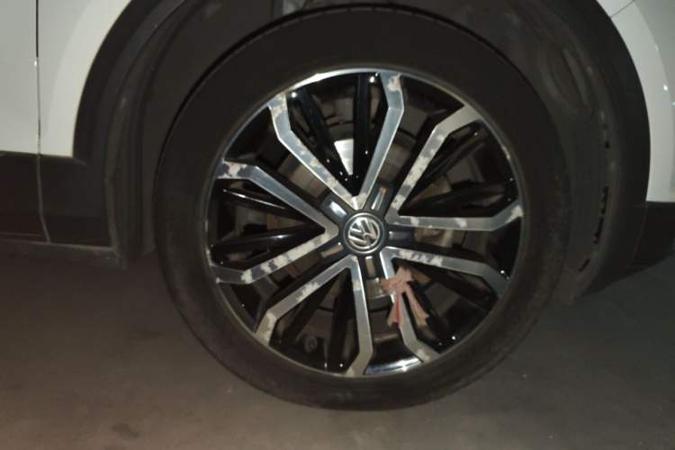 Used Volkswagen T-ROC 2019 280TSI DSG Two-Wheel Drive Comfort Version China VI Standard Right Front Wheel Hub