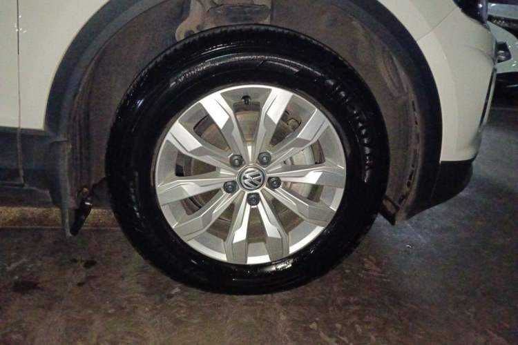 Used Volkswagen T-ROC 2019 230TSI DSG Two-Wheel Drive Fashion Edition China VI Standard Right Front Wheel Hub