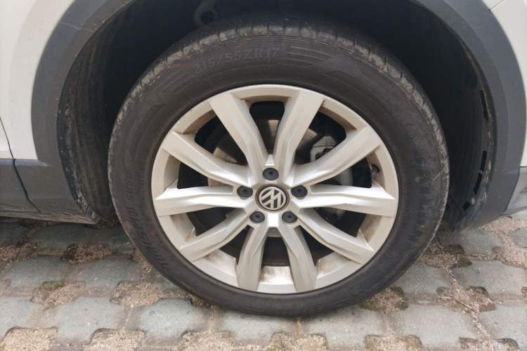 Used Volkswagen T-ROC 2019 230TSI DSG Two-Wheel-Drive Advanced Version China VI Standard Right Front Wheel Hub