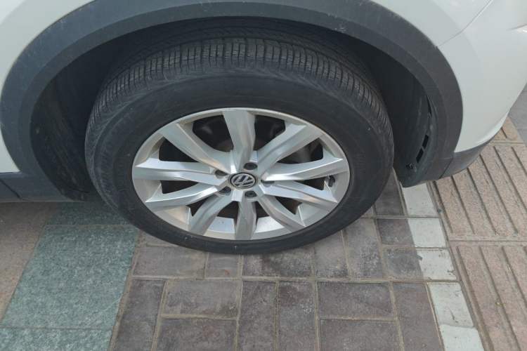 Used Volkswagen T-ROC 2019 230TSI DSG Two-Wheel-Drive Advanced Version China VI Standard Right Front Wheel Hub