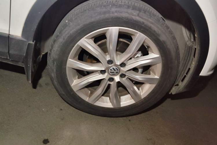 Used Volkswagen T-ROC 2019 230TSI DSG Two-Wheel-Drive Advanced Version China VI Standard Right Front Wheel Hub