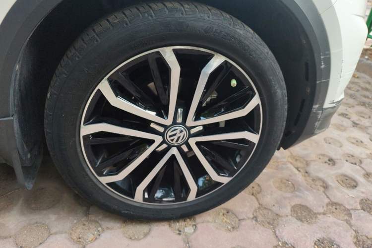 Used Volkswagen T-ROC 2019 280TSI DSG Two-Wheel Drive Comfort Version China VI Standard Right Front Wheel Hub