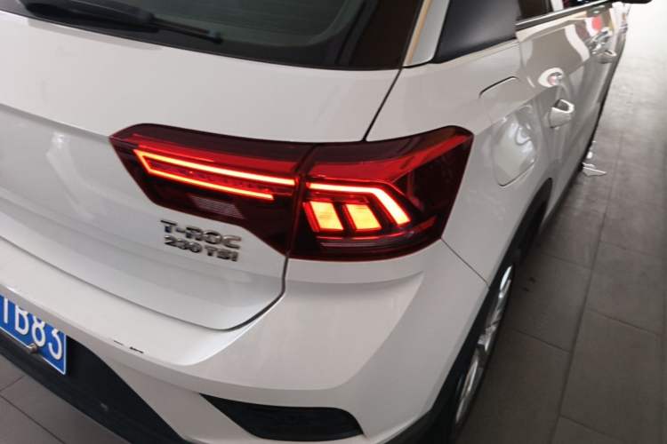 Used Volkswagen T-ROC 2019 230TSI DSG Two-Wheel-Drive Advanced Version China VI Standard Right Rear Taillight