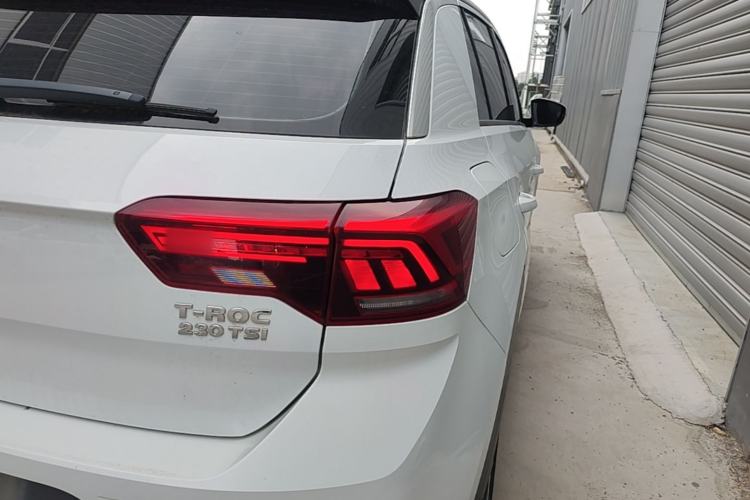 Used Volkswagen T-ROC 2019 230TSI DSG Two-Wheel-Drive Advanced Version China VI Standard Right Rear Taillight