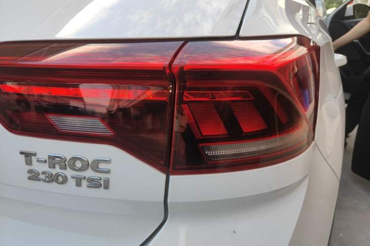 Used Volkswagen T-ROC 2019 230TSI DSG Two-Wheel-Drive Advanced Version China VI Standard Right Rear Taillight