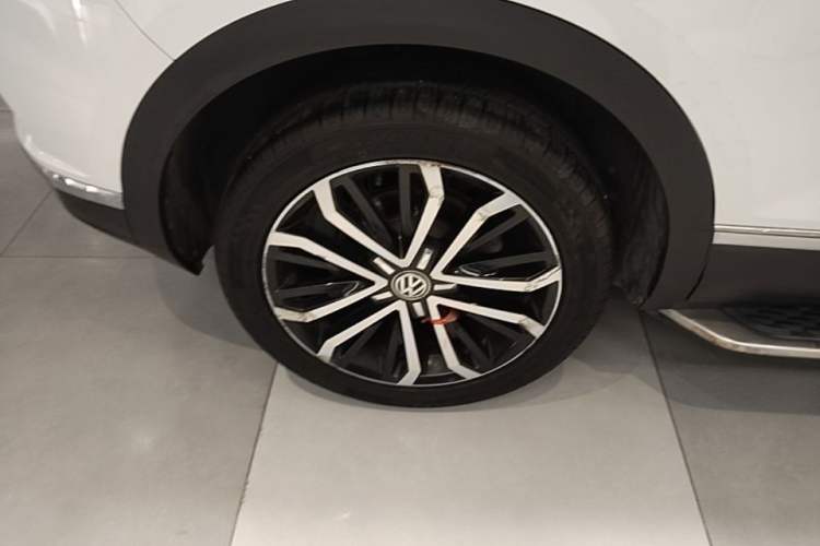 Used Volkswagen T-ROC 2019 280TSI DSG Two-Wheel Drive Comfort Version China VI Standard Right Rear Wheel Hub
