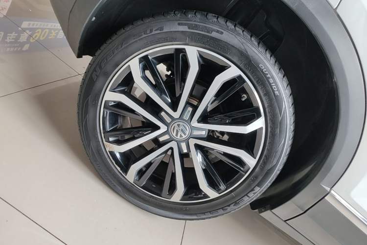 Used Volkswagen T-ROC 2019 280TSI DSG Two-Wheel Drive Comfort Version China VI Standard Right Rear Wheel Hub