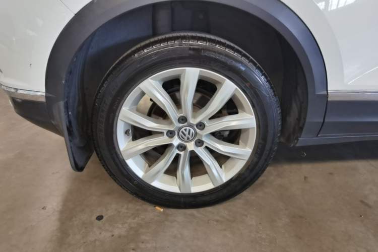 Used Volkswagen T-ROC 2019 230TSI DSG Two-Wheel-Drive Advanced Version China VI Standard Right Rear Wheel Hub