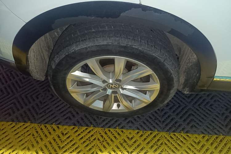 Used Volkswagen T-ROC 2019 230TSI DSG Two-Wheel-Drive Advanced Version China VI Standard Right Rear Wheel Hub