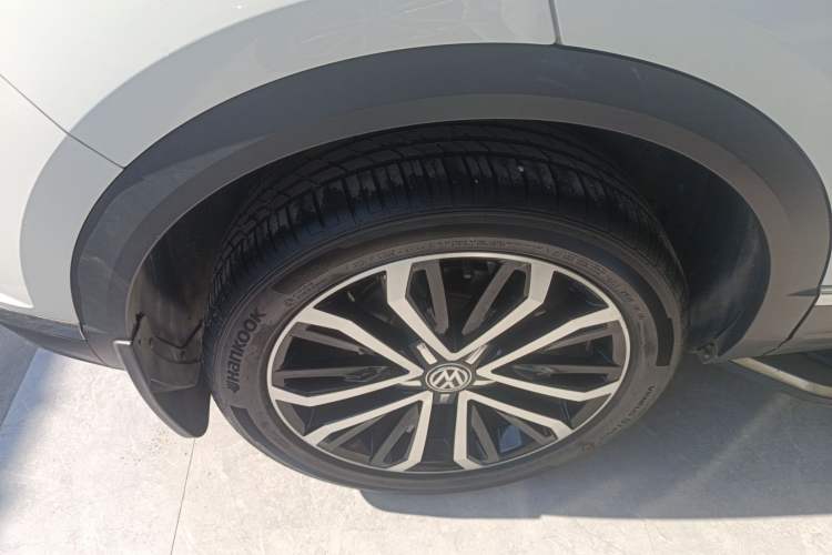 Used Volkswagen T-ROC 2019 280TSI DSG Four-Wheel Drive Luxury Version China V Standard Right Rear Wheel Hub