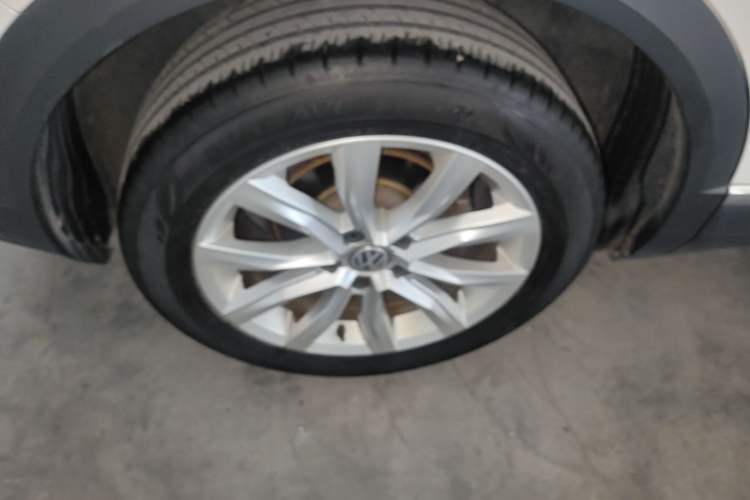 Used Volkswagen T-ROC 2019 230TSI DSG Two-Wheel-Drive Advanced Version China VI Standard Right Rear Wheel Hub