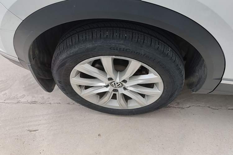 Used Volkswagen T-ROC 2019 230TSI DSG Two-Wheel-Drive Advanced Version China VI Standard Right Rear Wheel Hub