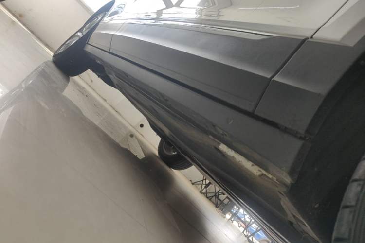 Used Volkswagen T-ROC 2019 230TSI DSG Two-Wheel-Drive Advanced Version China VI Standard Right Side Sill
