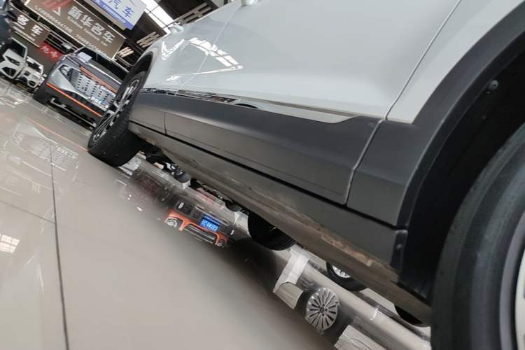 Used Volkswagen T-ROC 2019 280TSI DSG Two-Wheel Drive Comfort Version China VI Standard Right Side Sill