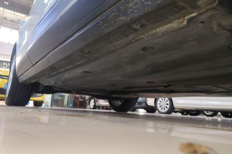 Used Volkswagen T-ROC 2019 230TSI DSG Two-Wheel-Drive Advanced Version China VI Standard Right Side Sill