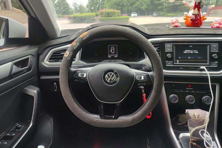 Used Volkswagen T-ROC 2019 230TSI DSG Two-Wheel-Drive Advanced Version China VI Standard Steering Wheel