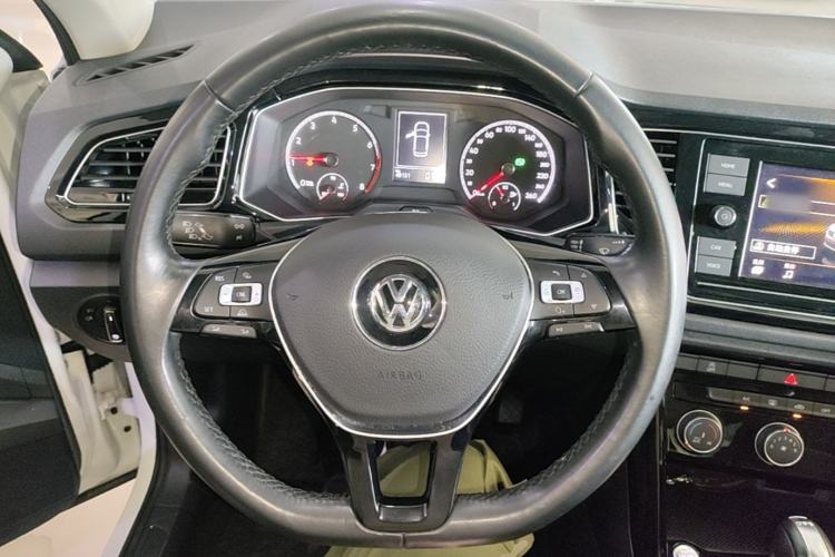 Used Volkswagen T-ROC 2019 280TSI DSG Two-Wheel Drive Comfort Version China VI Standard Steering Wheel