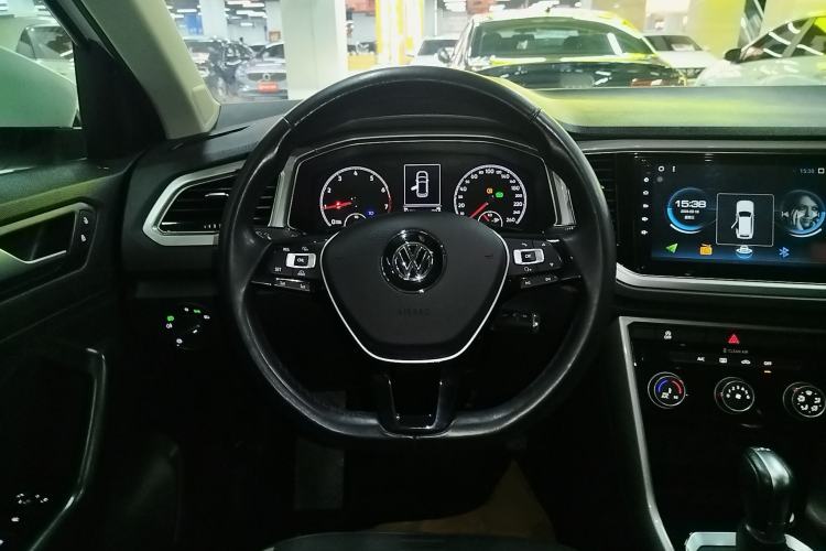 Used Volkswagen T-ROC 2019 230TSI DSG Two-Wheel-Drive Advanced Version China VI Standard Steering Wheel