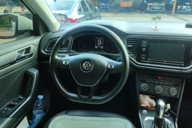 Used Volkswagen T-ROC 2019 280TSI DSG Two-Wheel Drive Comfort Version China VI Standard Steering Wheel