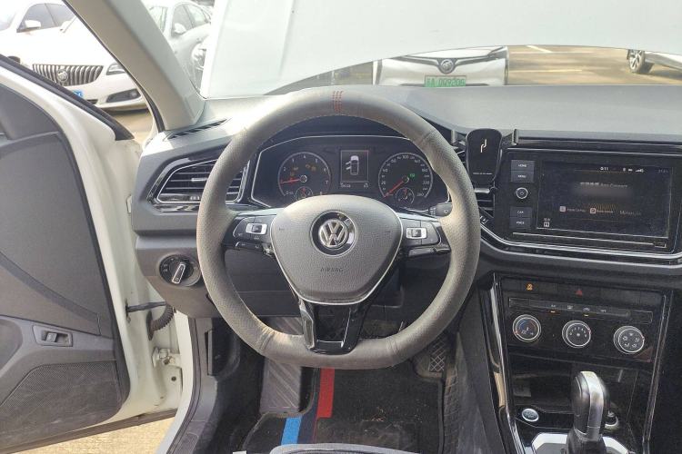 Used Volkswagen T-ROC 2019 280TSI DSG Two-Wheel Drive R-Line Pro Steering Wheel