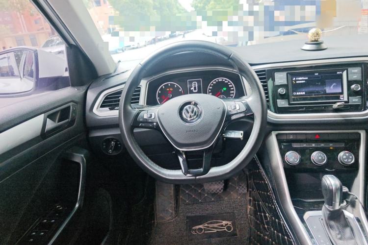 Used Volkswagen T-ROC 2019 230TSI DSG Two-Wheel-Drive Advanced Version China VI Standard Steering Wheel
