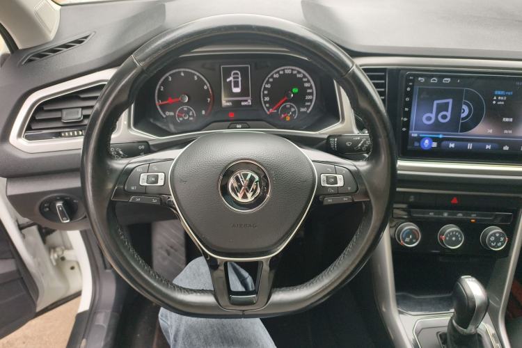 Used Volkswagen T-ROC 2019 230TSI DSG Two-Wheel-Drive Advanced Version China VI Standard Steering Wheel