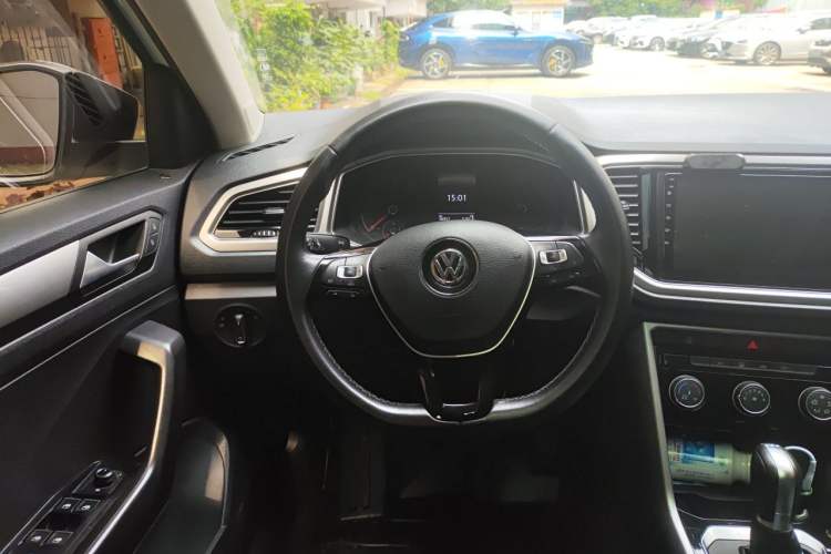 Used Volkswagen T-ROC 2019 230TSI DSG Two-Wheel Drive Advanced Version China V Standard Steering Wheel