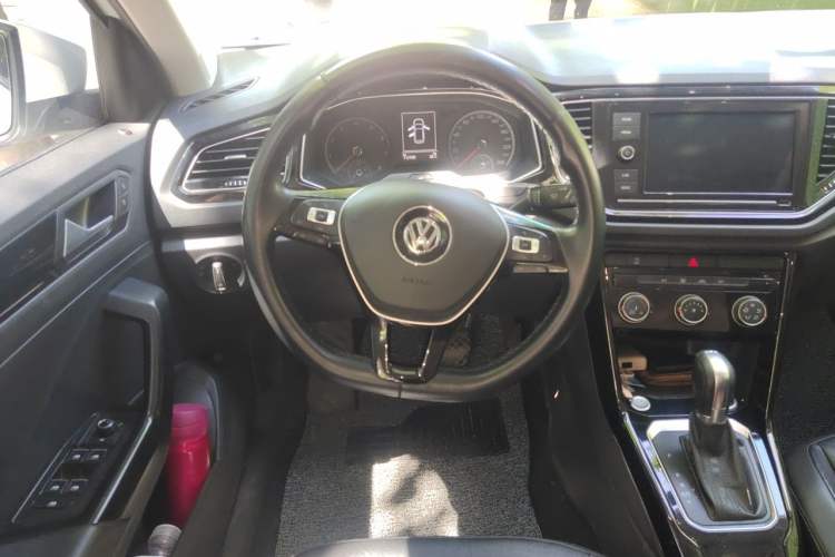 Used Volkswagen T-ROC 2019 280TSI DSG Two-Wheel Drive Comfort Version China VI Standard Steering Wheel
