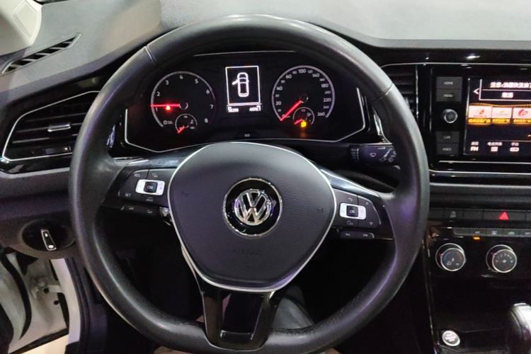 Used Volkswagen T-ROC 2019 280TSI DSG Two-Wheel Drive Comfort Version China VI Standard Steering Wheel