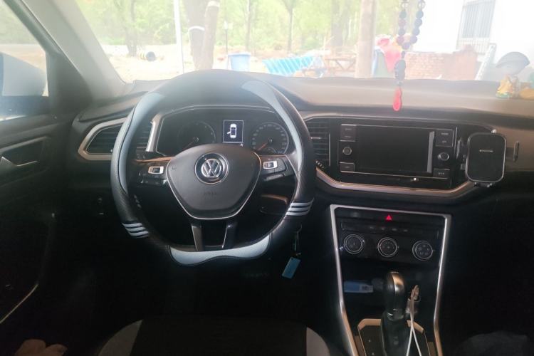 Used Volkswagen T-ROC 2019 280TSI DSG Two-Wheel Drive Advanced Version China VI Standard Steering Wheel