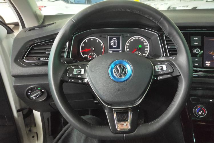Used Volkswagen T-ROC 2019 280TSI DSG Two-Wheel Drive Comfort Version China VI Standard Steering Wheel