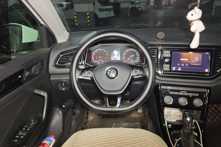 Used Volkswagen T-ROC 2019 280TSI DSG Two-Wheel Drive Comfort Version China VI Standard Steering Wheel