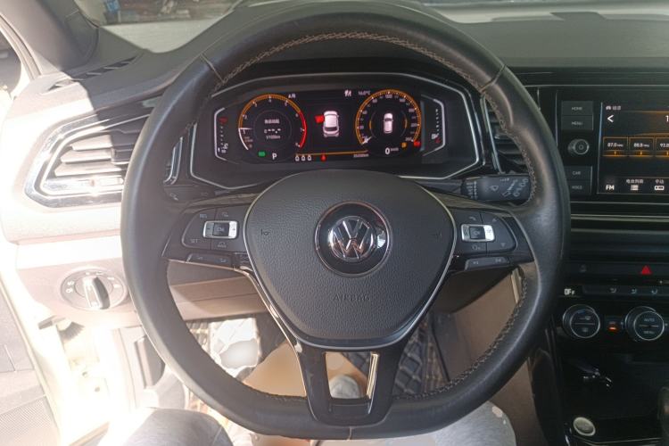 Used Volkswagen T-ROC 2019 280TSI DSG Four-Wheel Drive Luxury Version China V Standard Steering Wheel