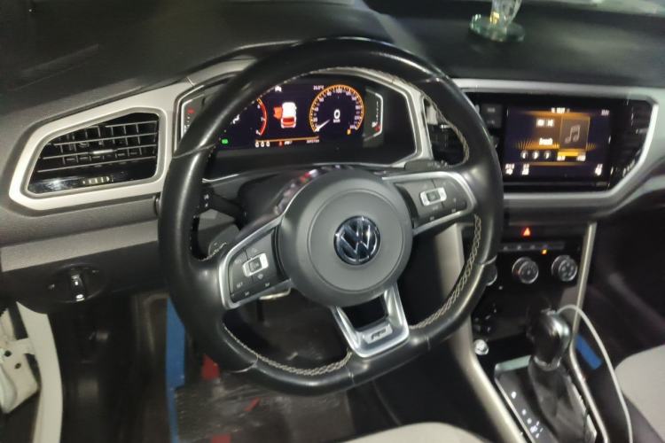 Used Volkswagen T-ROC 2019 280TSI DSG Two-Wheel Drive Advanced Version China VI Standard Steering Wheel