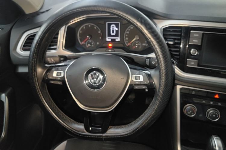 Used Volkswagen T-ROC 2019 230TSI DSG Two-Wheel-Drive Advanced Version China VI Standard Steering Wheel