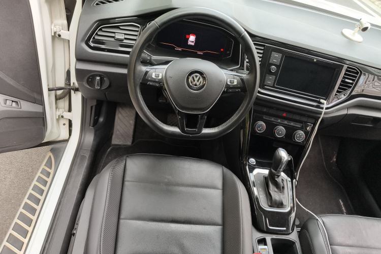 Used Volkswagen T-ROC 2019 280TSI DSG Two-Wheel Drive Comfort Version China VI Standard Steering Wheel