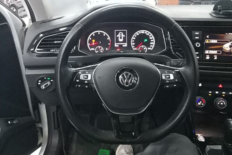 Used Volkswagen T-ROC 2019 280TSI DSG Two-Wheel Drive Comfort Version China VI Standard Steering Wheel