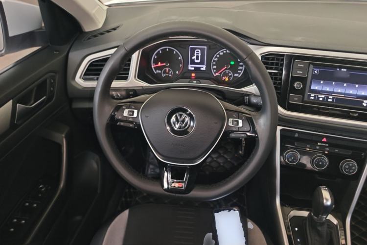 Used Volkswagen T-ROC 2019 280TSI DSG Two-Wheel Drive Advanced Version China VI Standard Steering Wheel