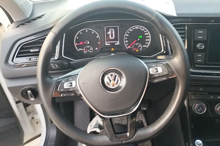 Used Volkswagen T-ROC 2019 280TSI DSG Two-Wheel Drive Comfort Version China VI Standard Steering Wheel