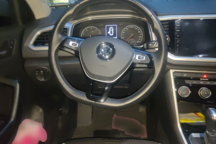 Used Volkswagen T-ROC 2019 230TSI DSG Two-Wheel-Drive Advanced Version China VI Standard Steering Wheel