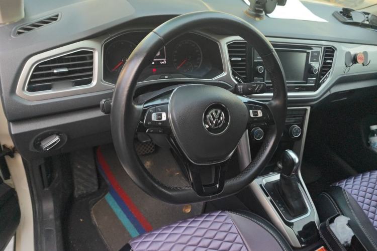 Used Volkswagen T-ROC 2019 230TSI DSG Two-Wheel-Drive Advanced Version China VI Standard Steering Wheel