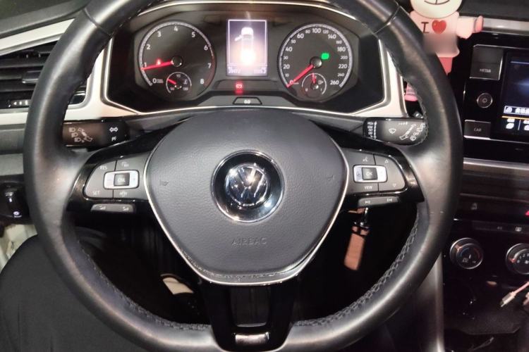 Used Volkswagen T-ROC 2019 230TSI DSG Two-Wheel-Drive Advanced Version China VI Standard Steering Wheel