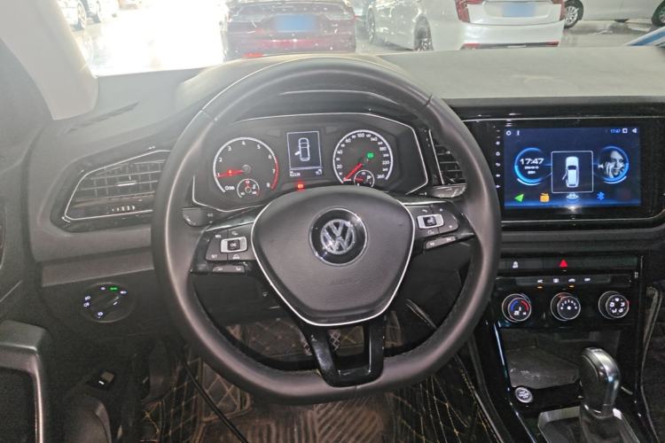 Used Volkswagen T-ROC 2019 280TSI DSG Two-Wheel Drive Comfort Version China VI Standard Steering Wheel