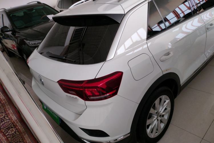 Used Volkswagen T-ROC 2019 230TSI DSG Two-Wheel-Drive Advanced Version China VI Standard Trunk