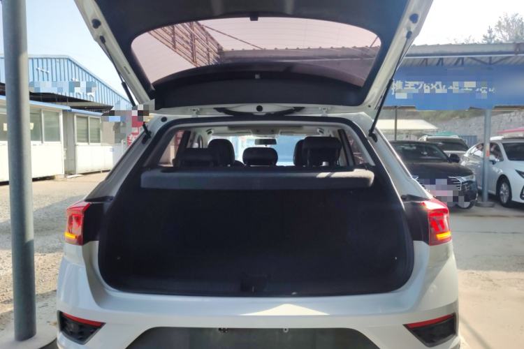 Used Volkswagen T-ROC 2019 230TSI DSG Two-Wheel-Drive Advanced Version China VI Standard Trunk
