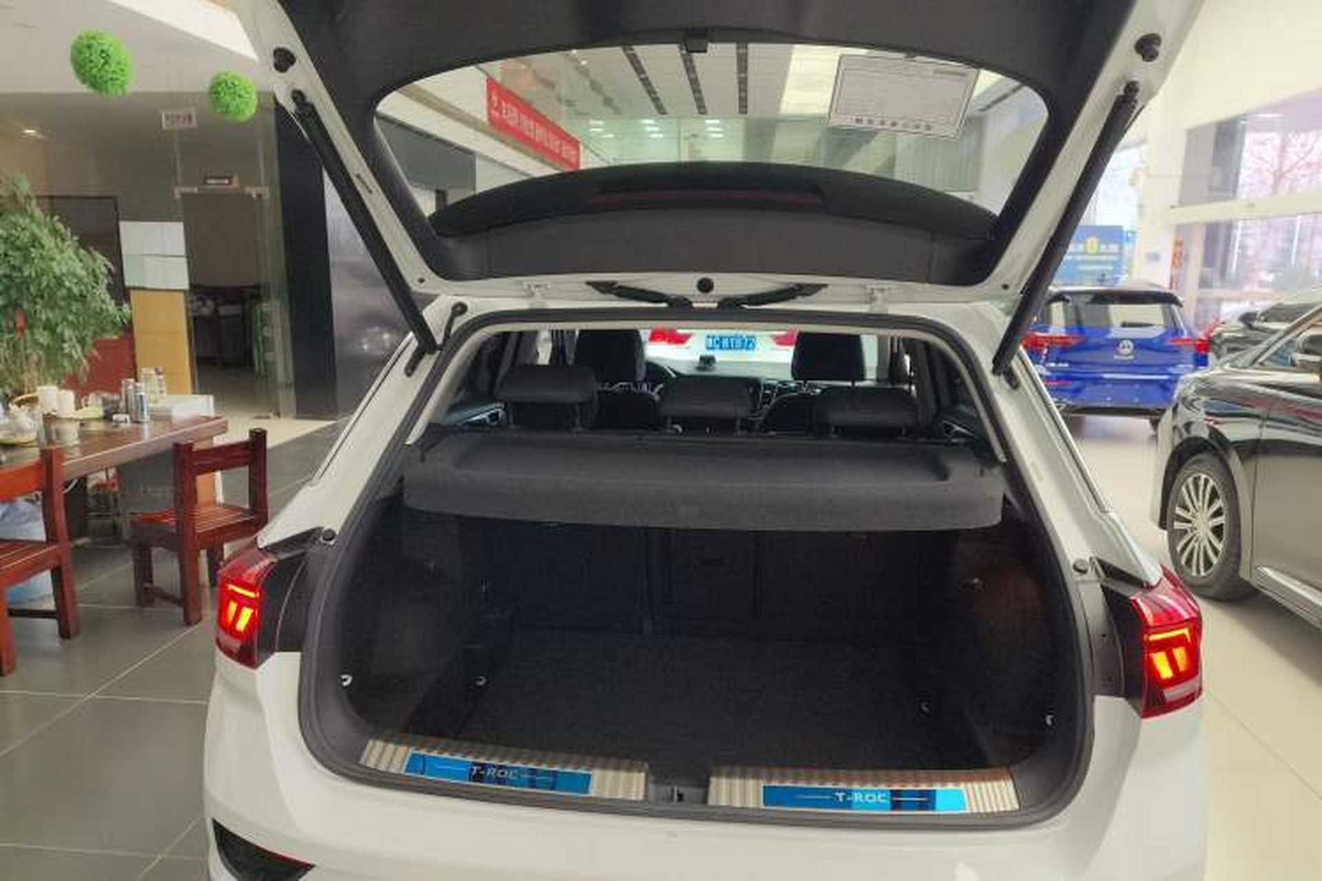 Used Volkswagen T-ROC 2019 280TSI DSG Two-Wheel Drive Comfort Version China VI Standard Trunk