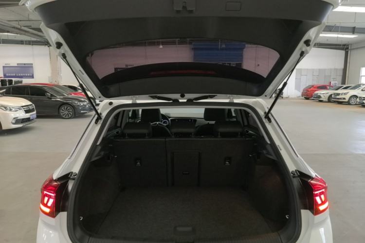 Used Volkswagen T-ROC 2019 280TSI DSG Two-Wheel Drive Advanced Version China VI Standard Trunk
