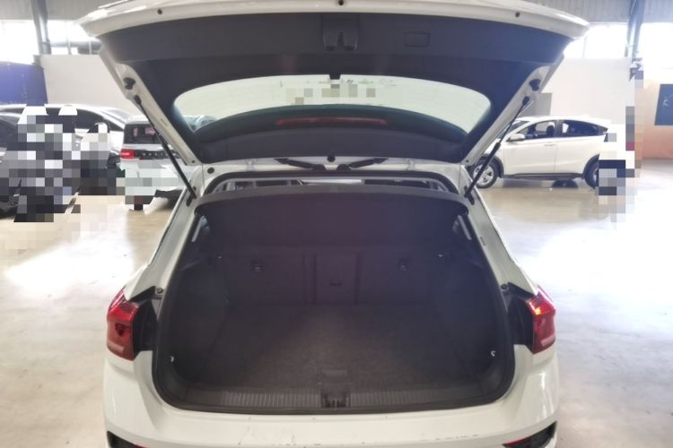 Used Volkswagen T-ROC 2019 230TSI DSG Two-Wheel-Drive Advanced Version China VI Standard Trunk