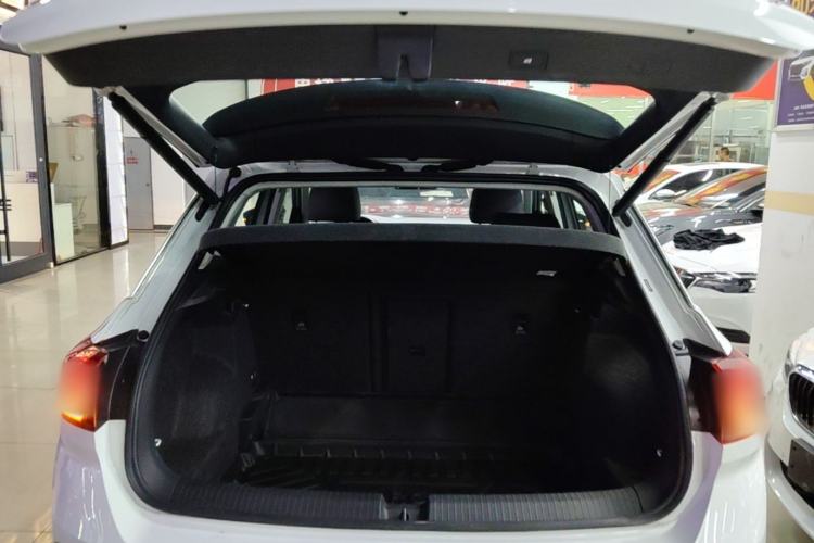 Used Volkswagen T-ROC 2019 280TSI DSG Two-Wheel Drive Comfort Version China VI Standard Trunk